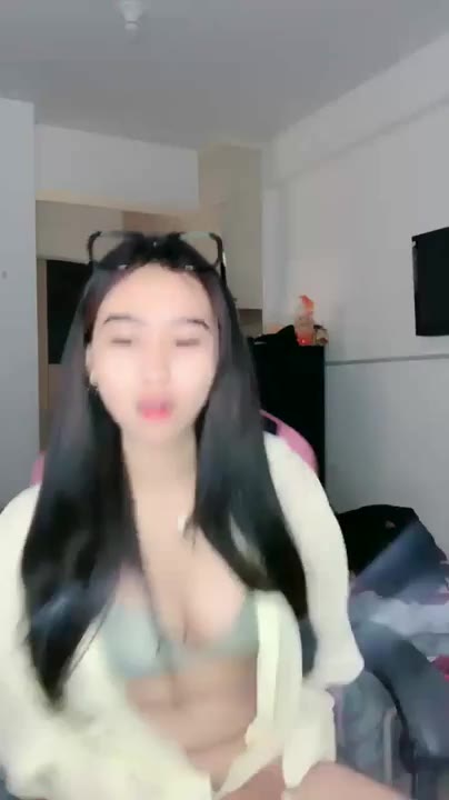 Watch cute live bling bling