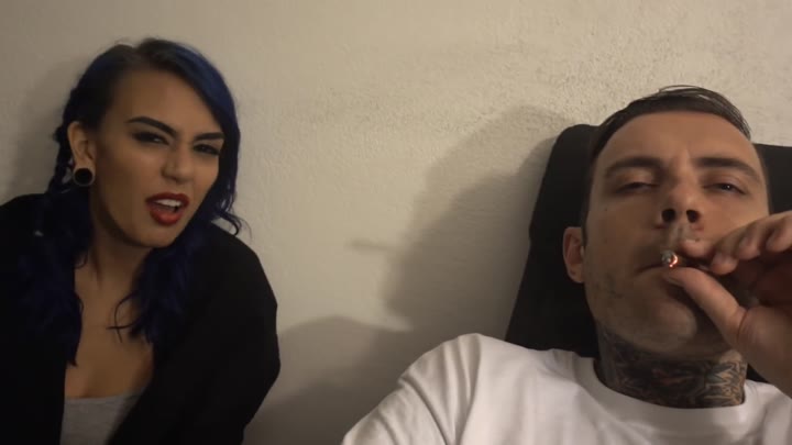 Watch Janice Griffith  – Smoking Blunts With Janice Griffith