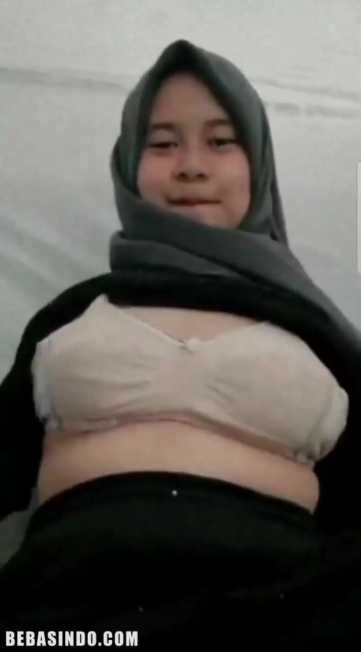 Watch Bokep Indo Memek Tembem Jilbab SMP Cantik