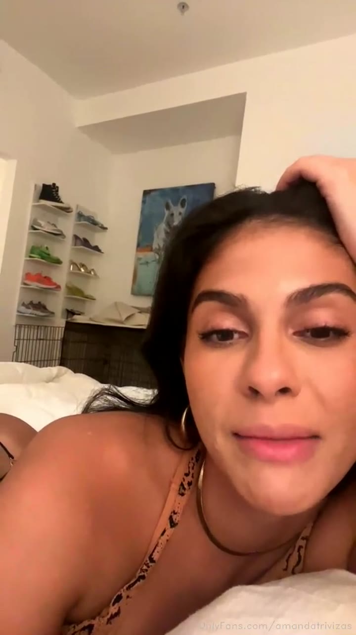 Watch Caroline Zalog’s Seductive Warm Pie POV