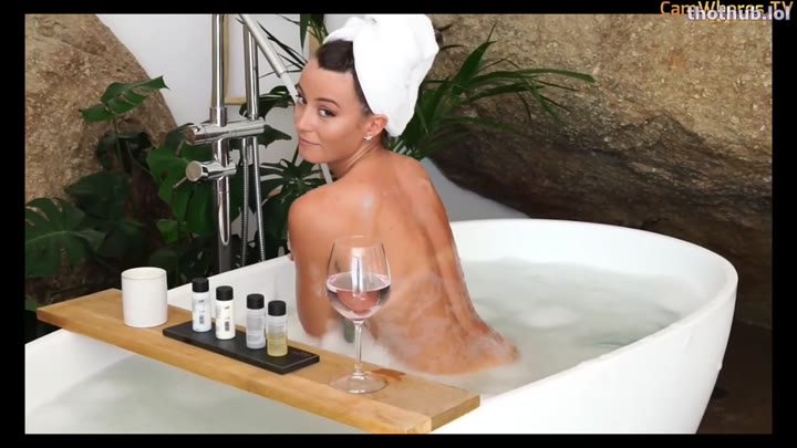Watch Anna Zapala’s Sensual Soapy Bath Leaked
