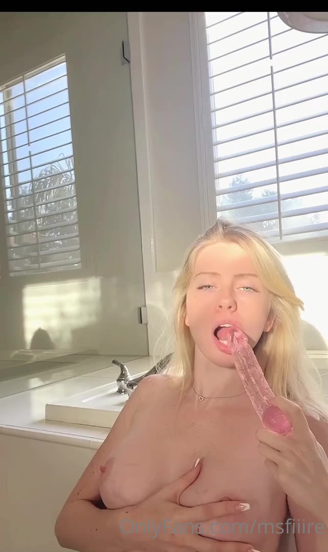 Watch MsFiiire’s Leaked Dildo Rampage