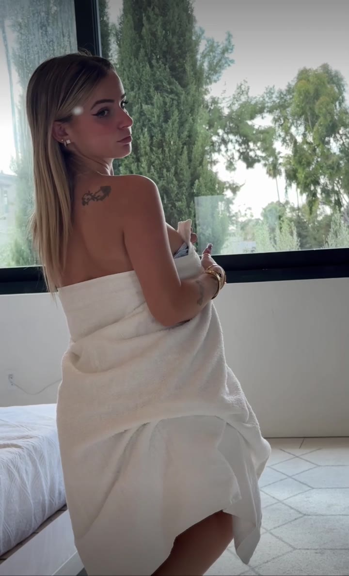 Watch Kaitlyn Krems Onlyfans Leaked Video 22
