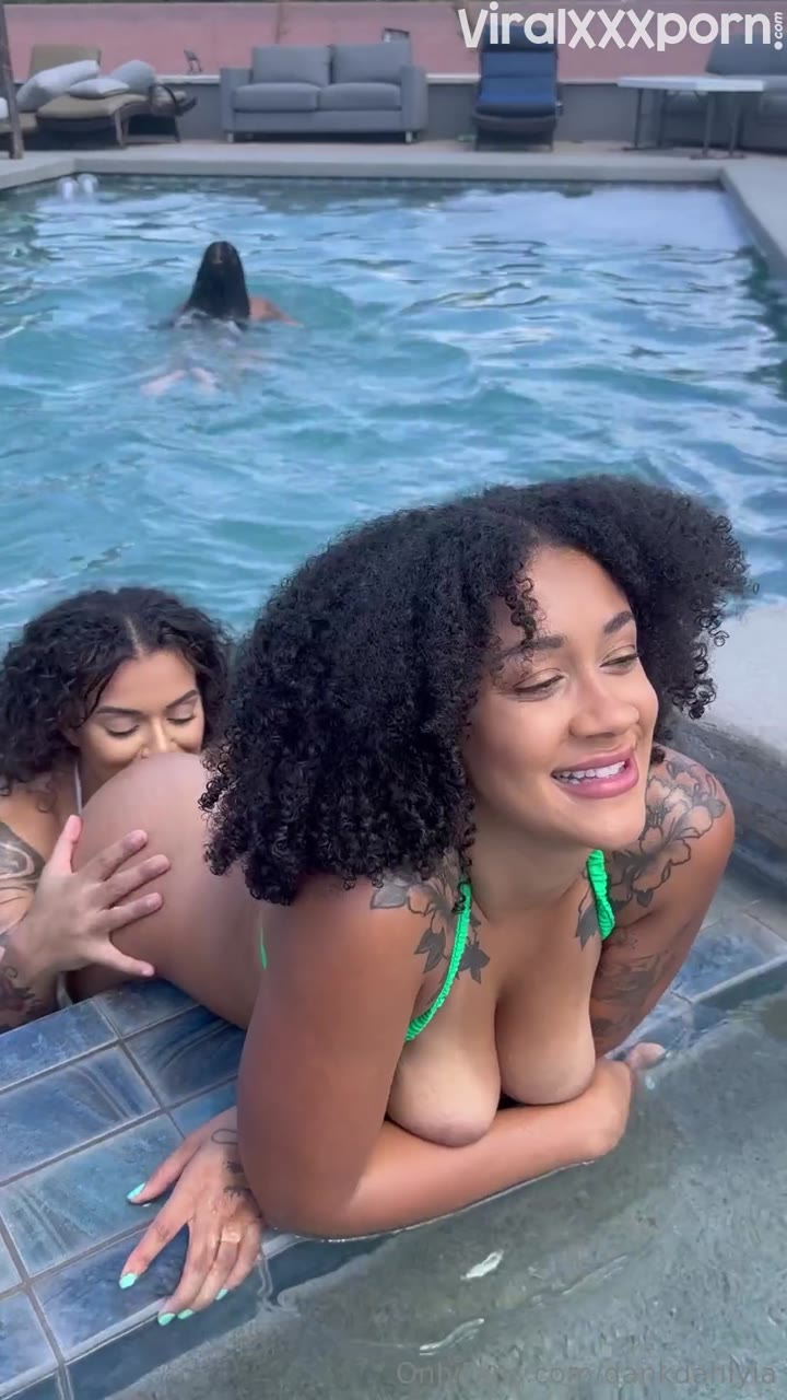 Watch Dank Dahl Got Booty Eaten in the Pool Onlyfans Lesbian Porn Video