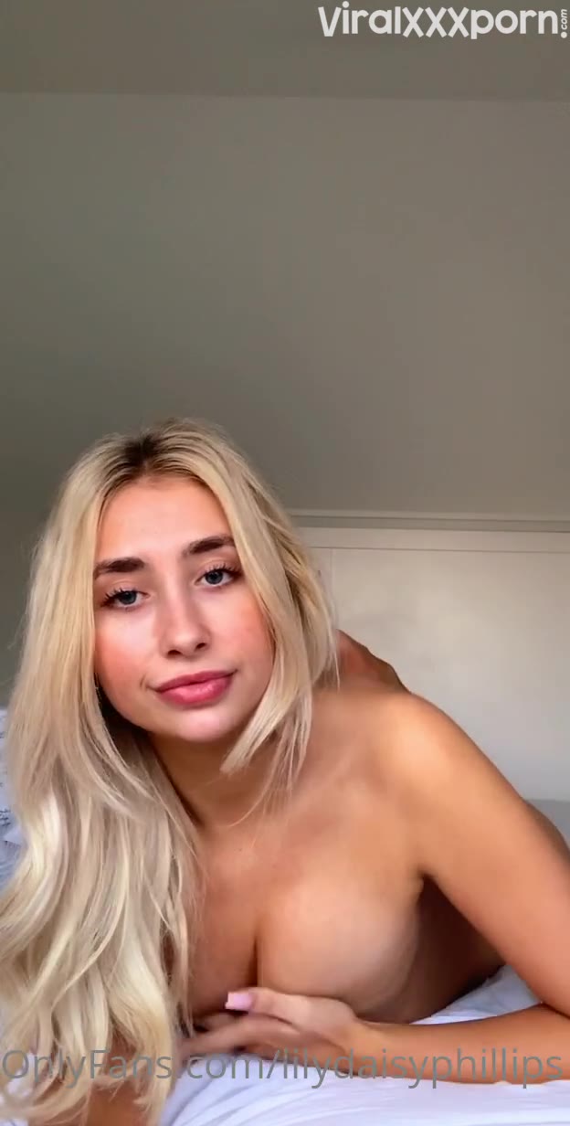 Watch Lillian Phillips Nude Boobs Tease Leaked Onlyfans Video