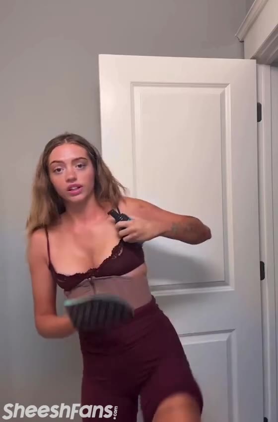Watch Woah Vicky Nude Nipples Slip On Live Leaked Video