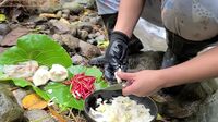 Watch ShenaAlter Pinay Outdoor Porn Harvest and Cooking Bamboo Shoots