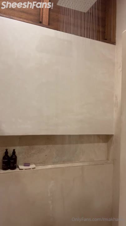 Watch Mia Khalifa Shave Her Arm With Big Tits Out In Shower Leak Ppv Onlyfans Video