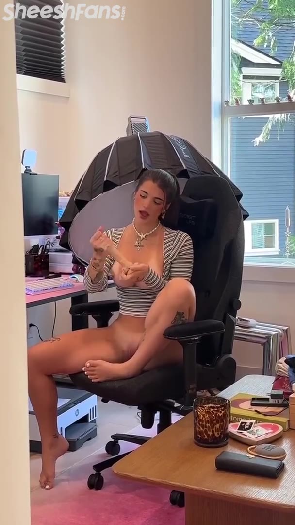 Watch Arikytsya caught Mastubating Pussy Sextape