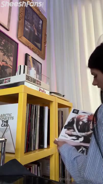 Watch Mia Khalifa Hangout With Bleach Music With Her Bare Tits Out Onlyfans Video