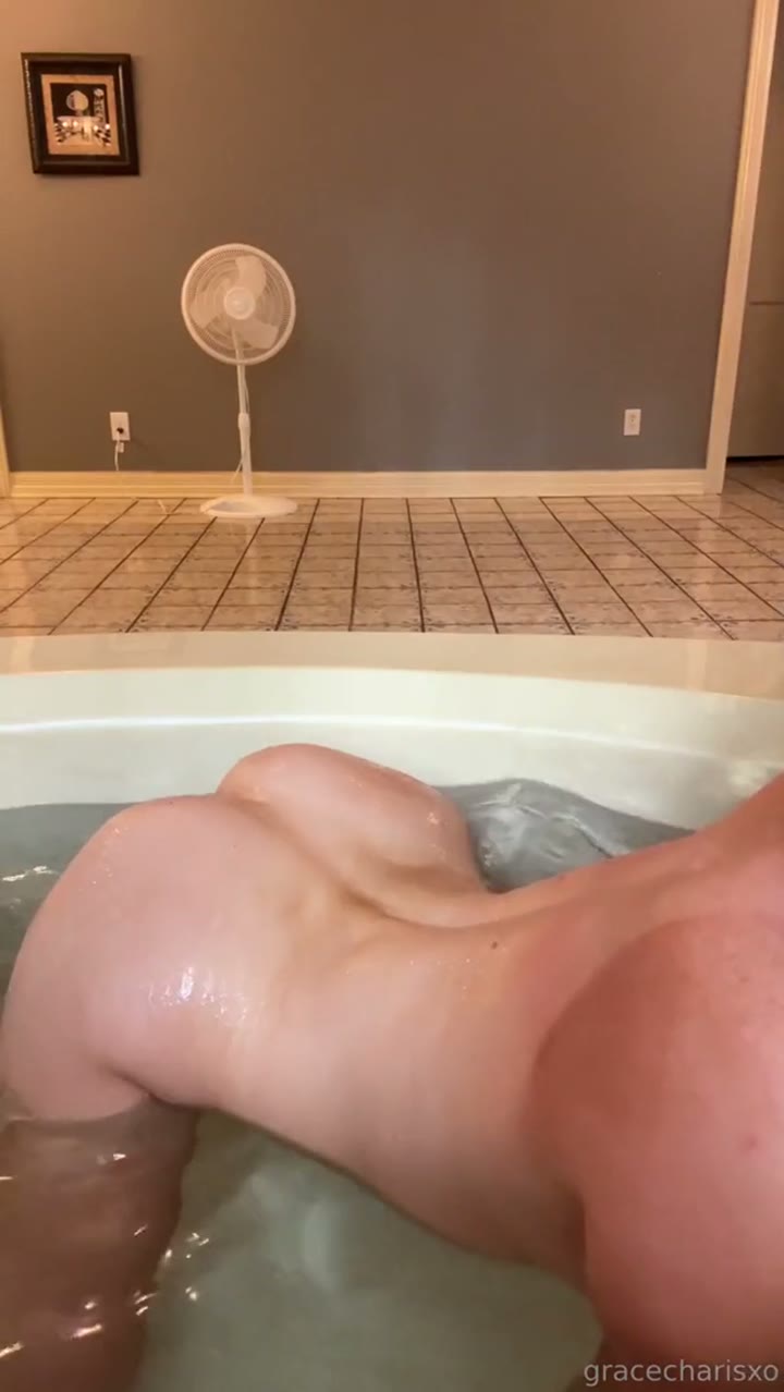 Watch Grace Charis Teases Bare Boobs In Bathtub