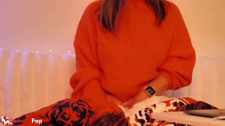 Watch Kateelife Club Cumshow under Blanket mfc