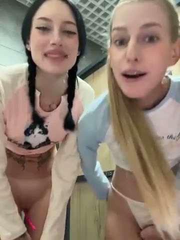 Watch Melissa Crazy Chaturbate Recording – Public Lesbian Show