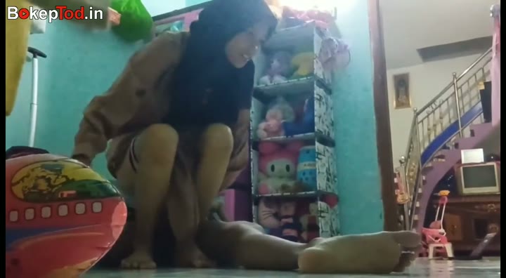 Watch Bokep Indo ABG Jilbab Musum Ngewe di Ruang Tamu