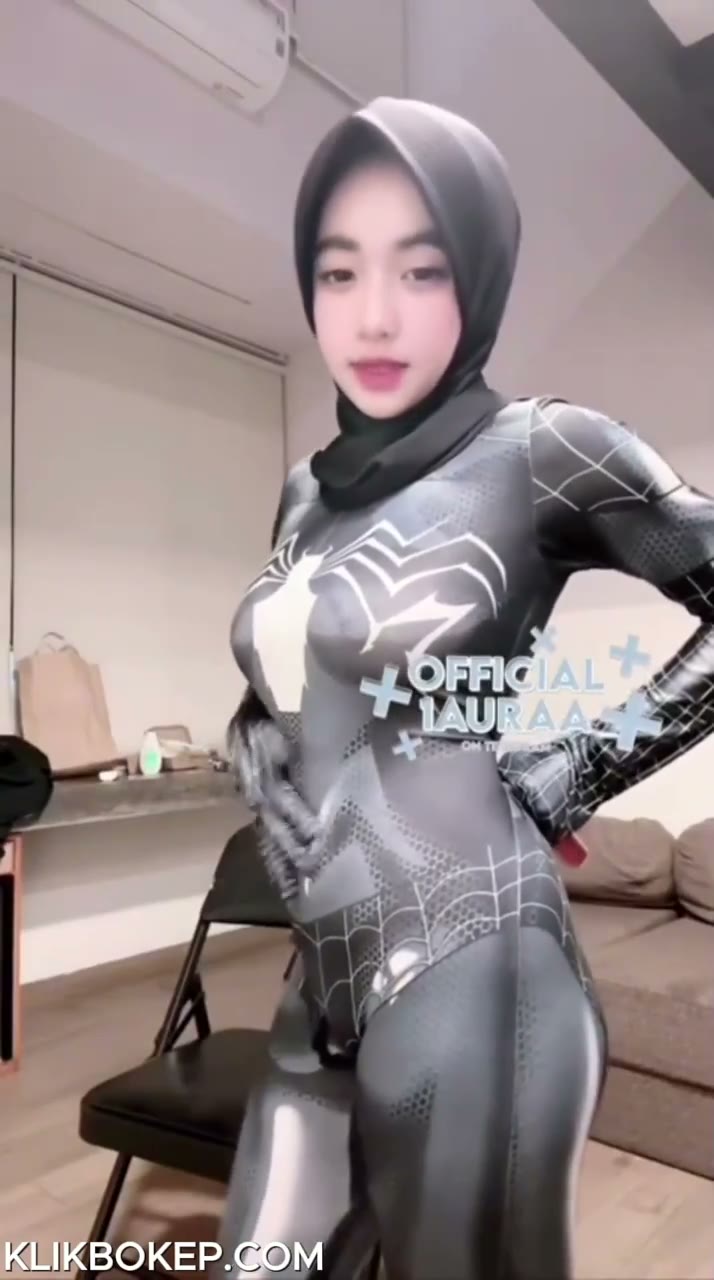 Watch Bokep Indo Laura Colmek Cosplay Jadi Spider Ketat Pakai Hijab