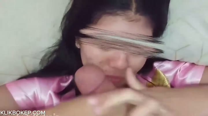 Watch Bokep Indo Ngentot Sama Binor Daster Pink Suaminya Lagi Kerja di Luar Kota