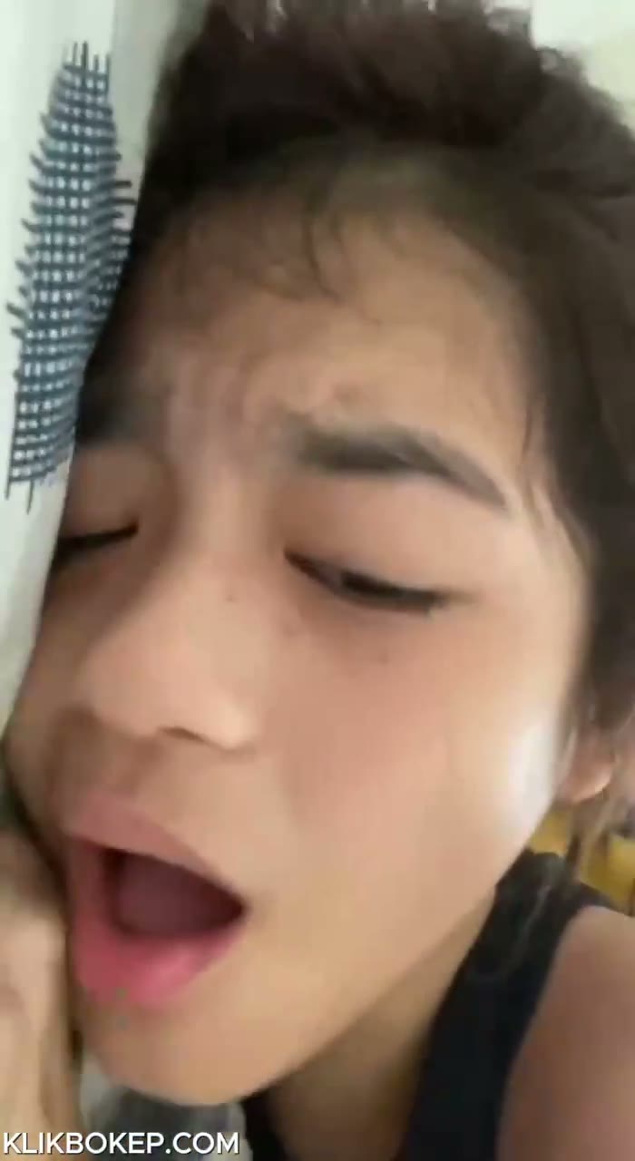 Watch Bokep Indo Skandal Desahan Keyskiskie di Entot Sampai Mangap Mangap