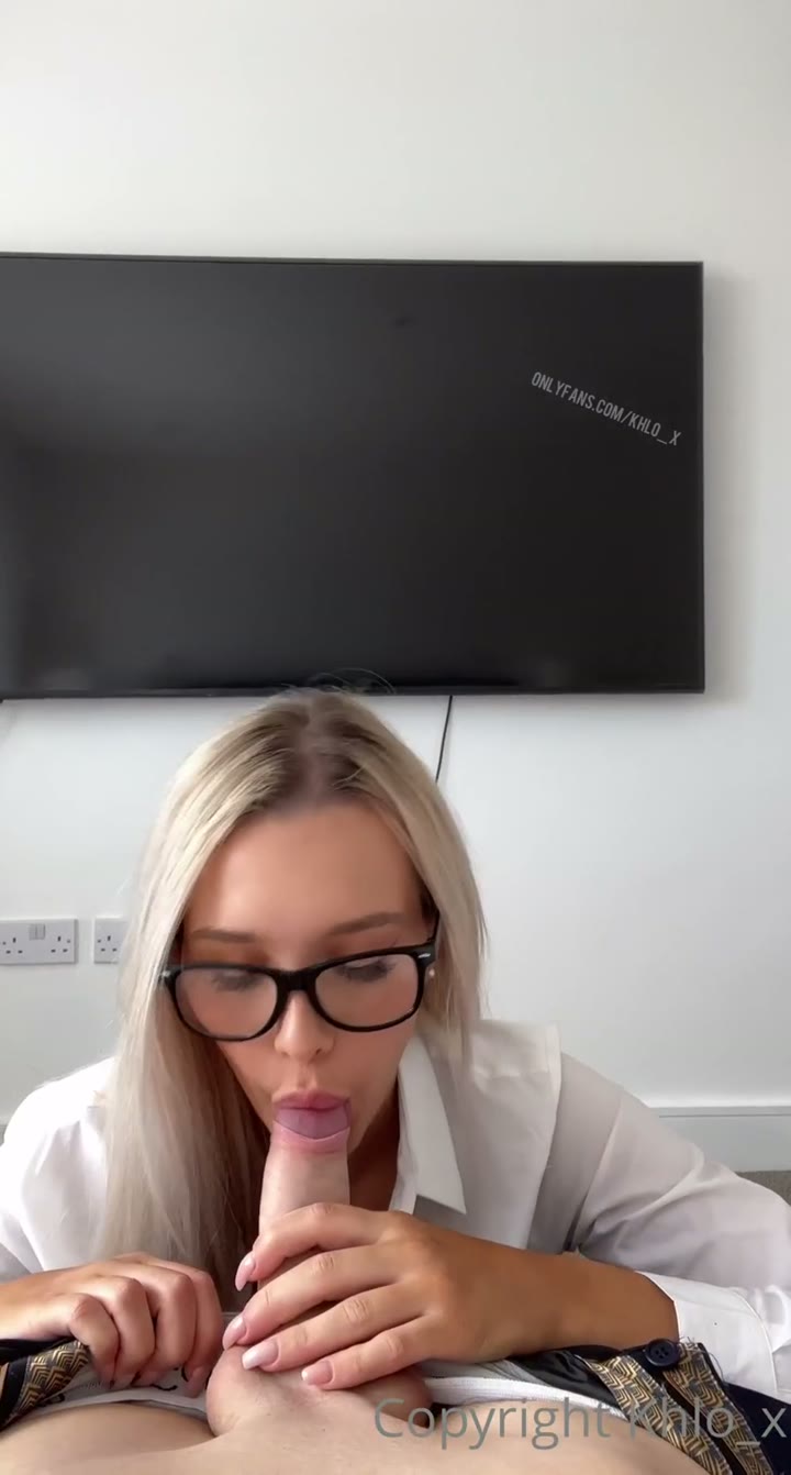 Watch College Girl Khloe Knowles Fucks Her Professor