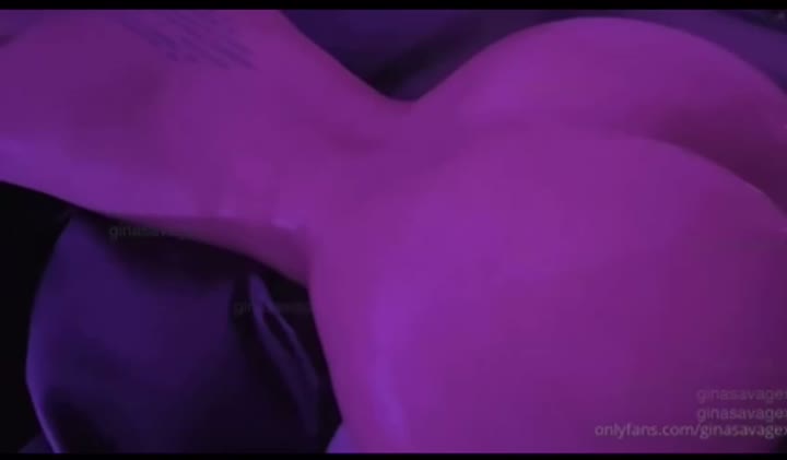 Watch nude Ginasavagex fucking a dick in doggy position
