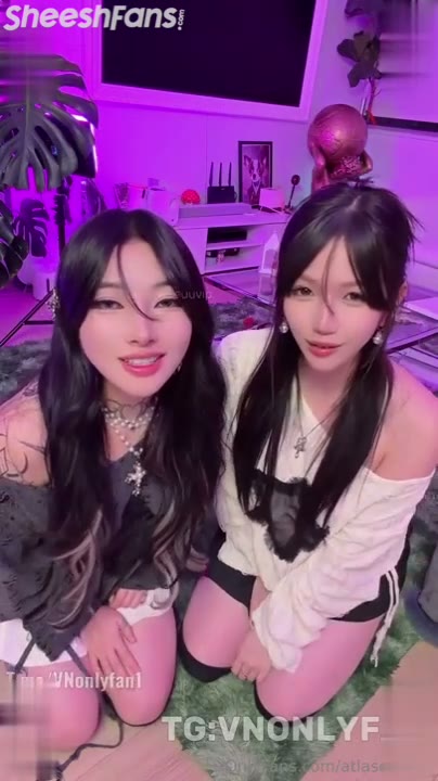 Watch Aryminh And Atlaseuu Tease With Sensual Touching