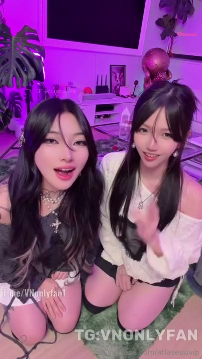 Watch Aryminh & Atlaseuu Cares Each Other – Lesbian Sex