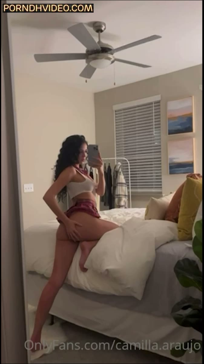 Watch Camilla AraujoRealcamillaara show big ass on mirro!!! New Onlyfans video leaked so hot