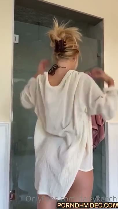 Watch Daisy Keech naked show erotic body!!! So hot