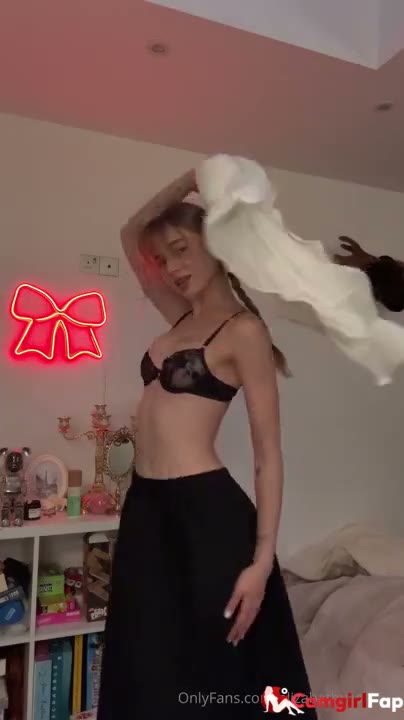 Watch ElizabethVasilenko Strip Topless Onlyfans