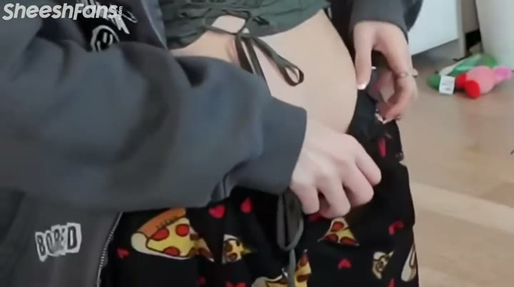 Watch Emiru Tucking Her Panties On Livestream Almost Flashed Pussy