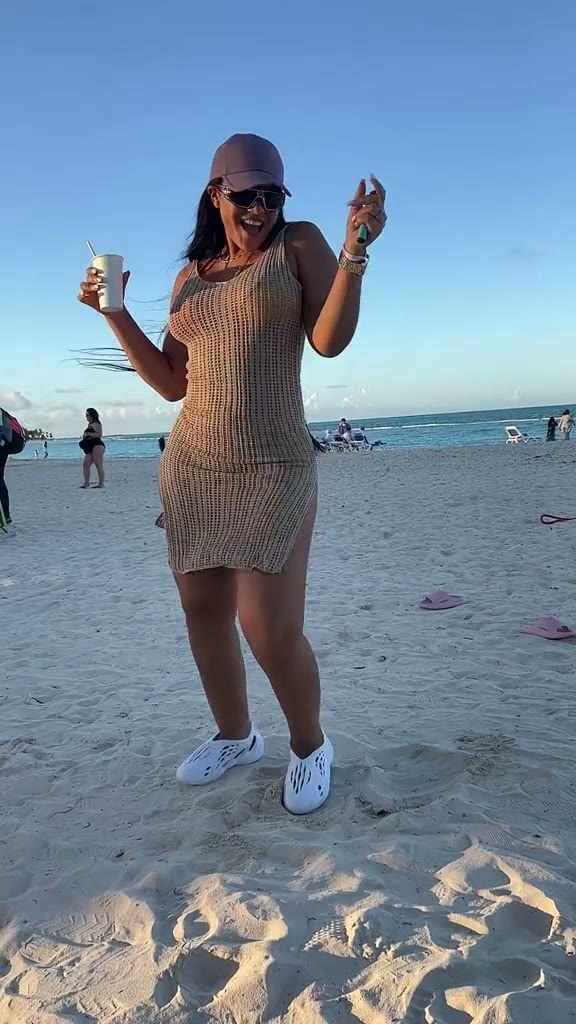 Watch Lapoderosa69 nude dance show big booty sexy
