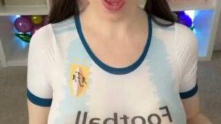 Lilcanadiangirl Tit Slides On A Thick Shaft
