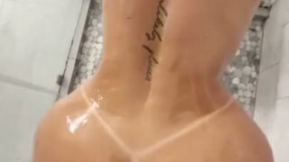 Madison Skyy’s Oily Sex Tape In The Bathroom