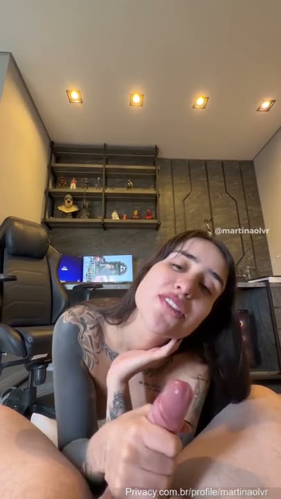 Watch Martina Oliveira Gives Her Boyfriend A Blowjob And Takes A Facial