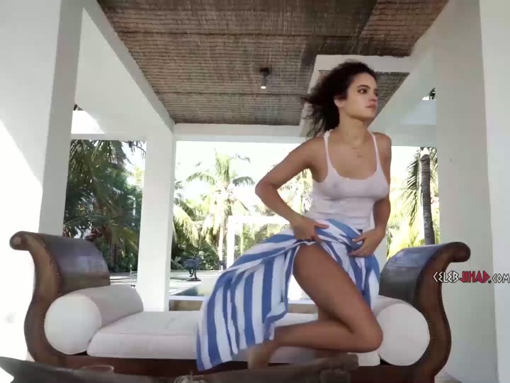 Watch Nina Drama Striptease To Shows Off Her Sexy Body