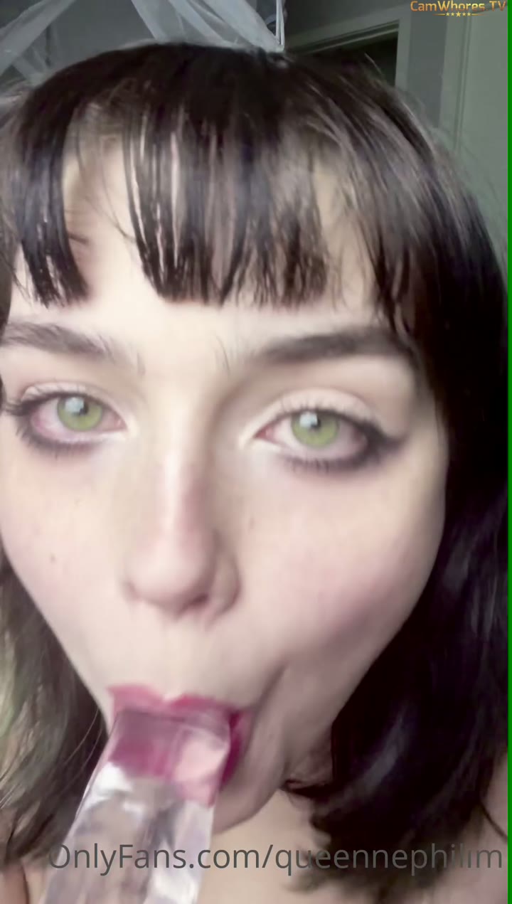 Watch Queen Nephilim Aka Queen Nephie Blowjob A Transparent Dildo