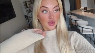 Sensational Rhiannon Blue joi
