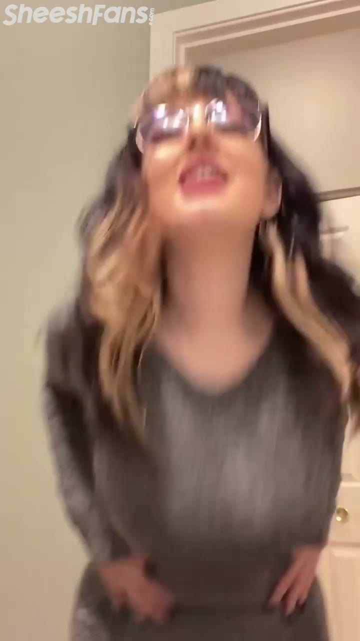 Watch Splishbie Titty Bounce Dance Exclusive