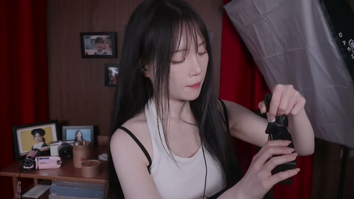 Watch [ASMR]nara  – Old Photo Studio Capturing Our Time Together in Photos​