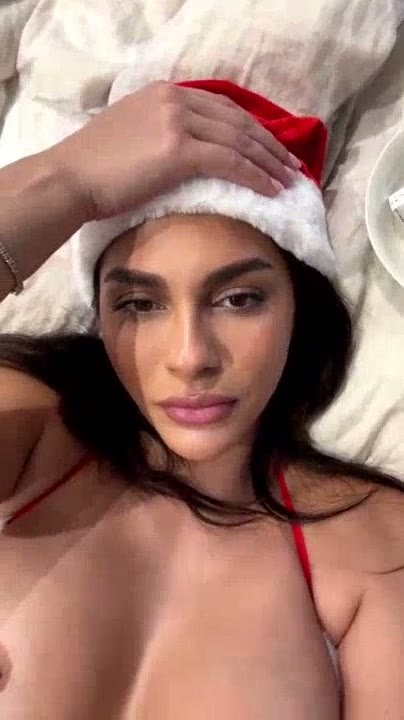 Watch Amanda Trivizas Christmas Livestream Video Leaked