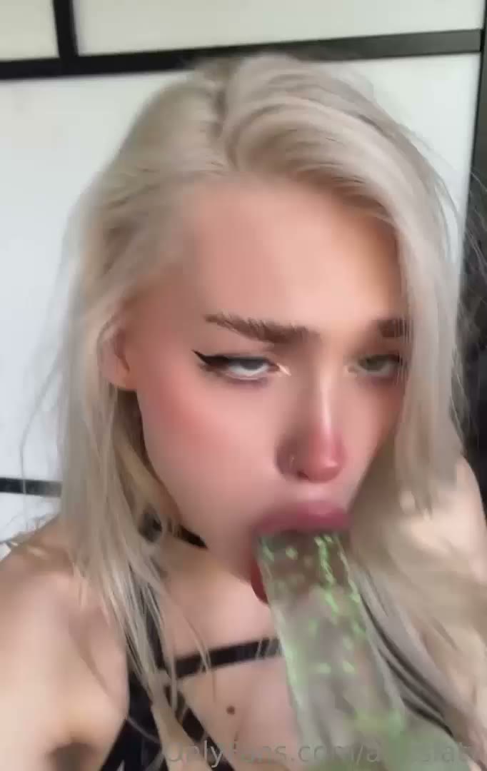 Watch Ariesiatv Onlyfans Masturbates Naked With A Dildo