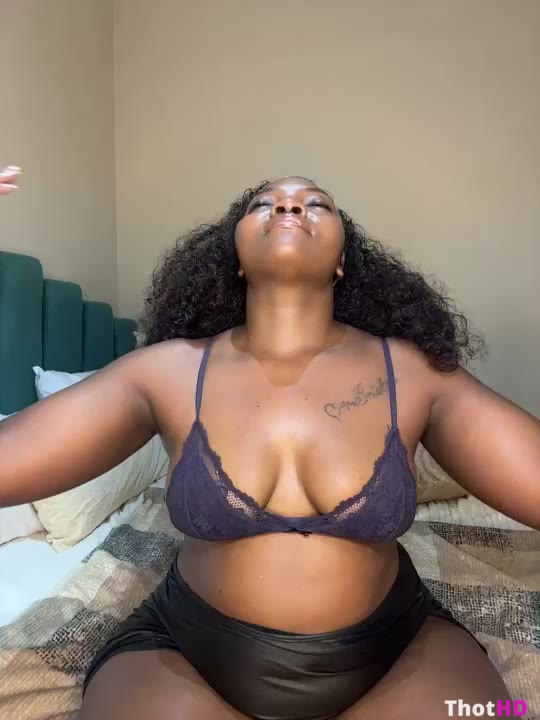 Watch Bootylexy20 Pantyless Ass Leak