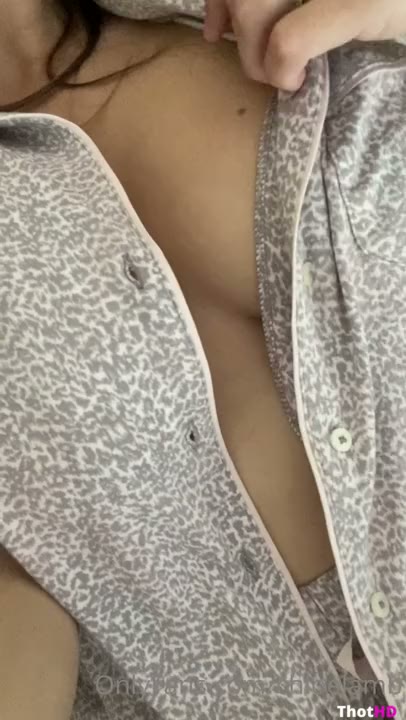 Watch Chloe Lamb Close-Up Braless OnlyFans