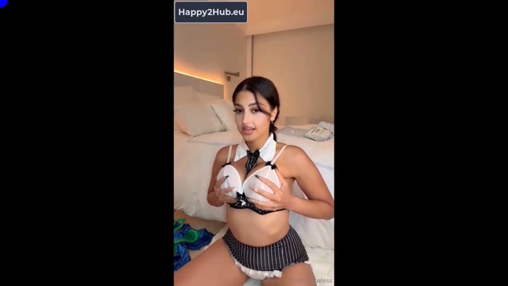 Watch Divaflawless Onlyfans Striptease To Shows Off Her Big Tits
