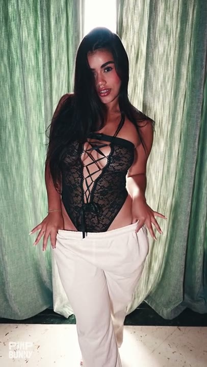Watch Gaby Rivera Seduces In The Bedroom