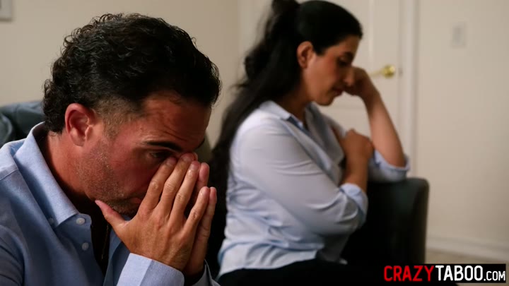Watch Huge tits wife Sarah Arabic offers her huge tits to husband Joey Avalon