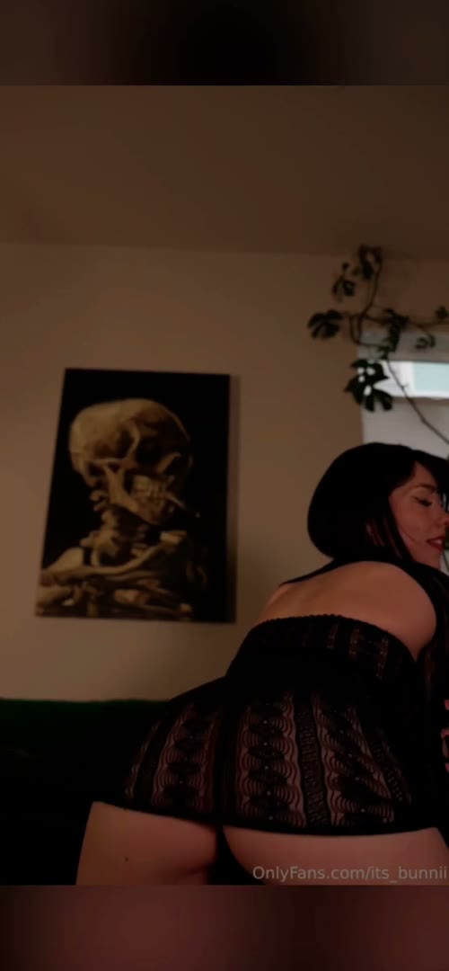 Watch Its bunnii – Twerk preference In your face or on your lap