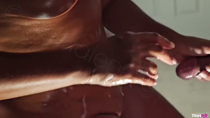 Watch Jenny Scordamaglia Close-Up Nude 001
