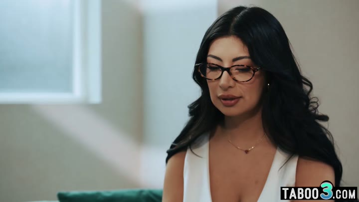 Watch Latina MILF therapist Cami Strella offers sex to help her troubled patient