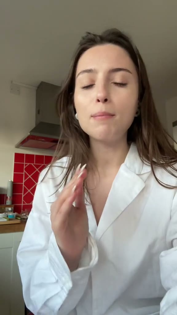 Watch Madeline Argy in bedroom…