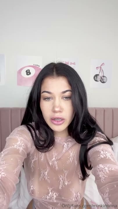 Watch Minki Minna Pumps & Vibrates Her Meaty Pussy